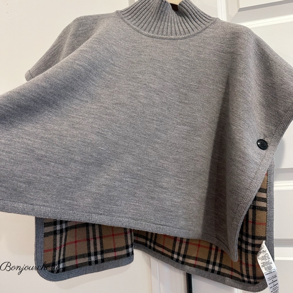 Burberry Gray Poncho with Plaid Accent - Picture 5 of 13